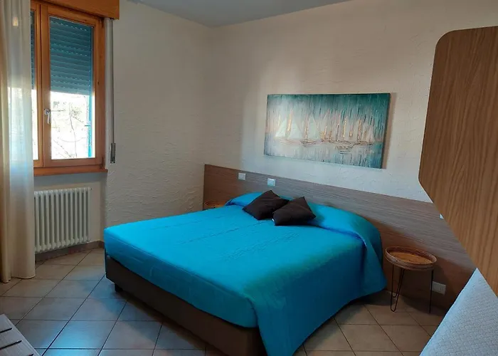 Blue - A Due Passi Dal Lago, Parcheggio Privato Lazise